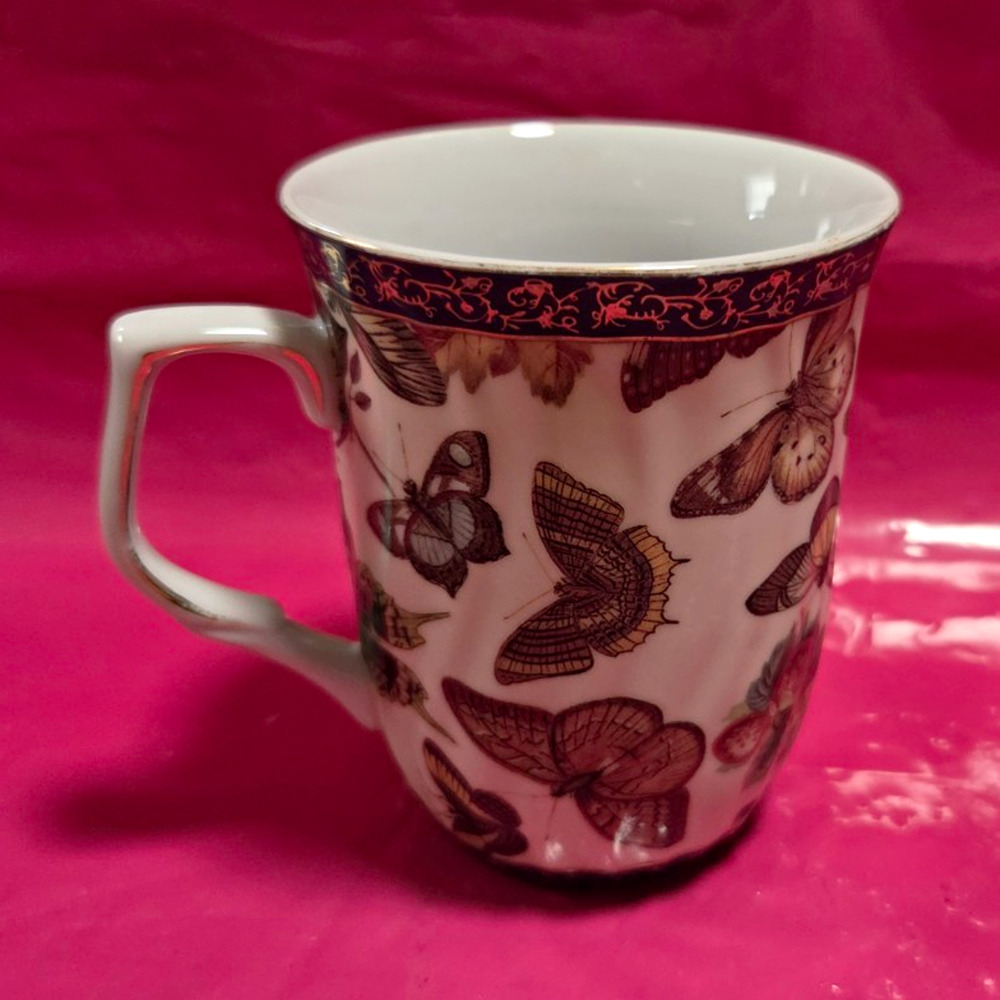 White & Purple Butterfly Pattern Ceramic Coffee Mug, Decorated Contemporary